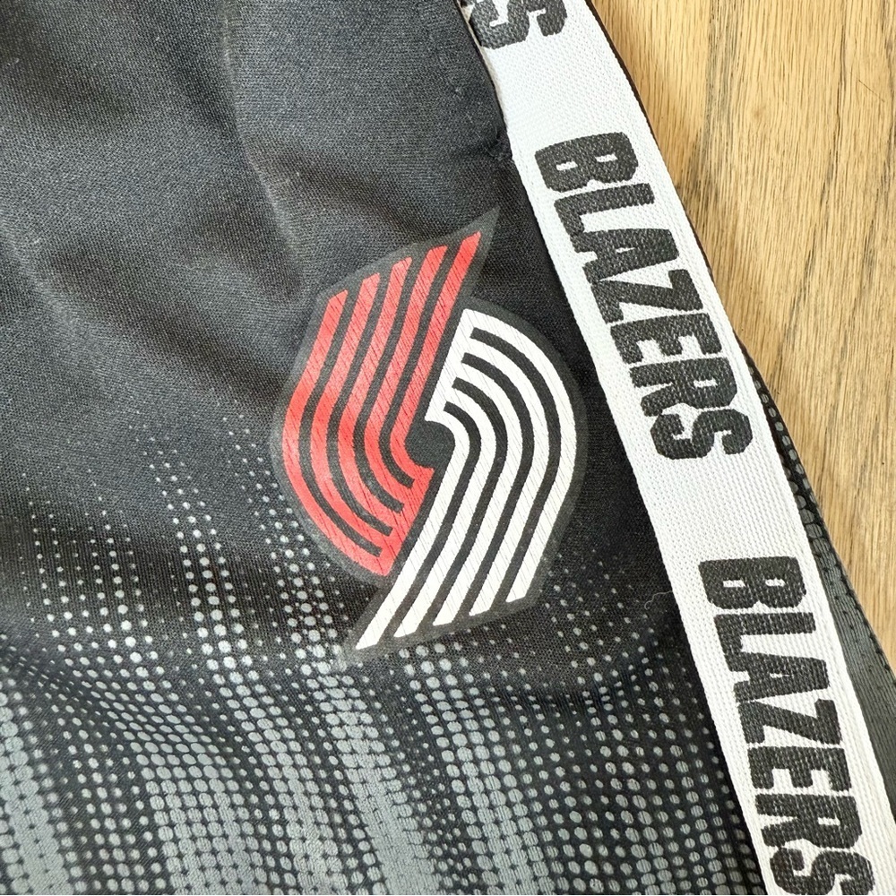 NBA Boys Black Portland TrailBlazers Athletic Basketball Shorts Sz Medium 10-12 - Picture 4 of 9